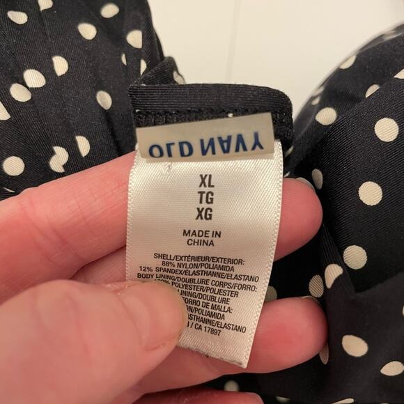 Old Navy Brand Women's XL Black & White Polka Dot One Piece Swimsuit Flattering - Picture 6 of 8